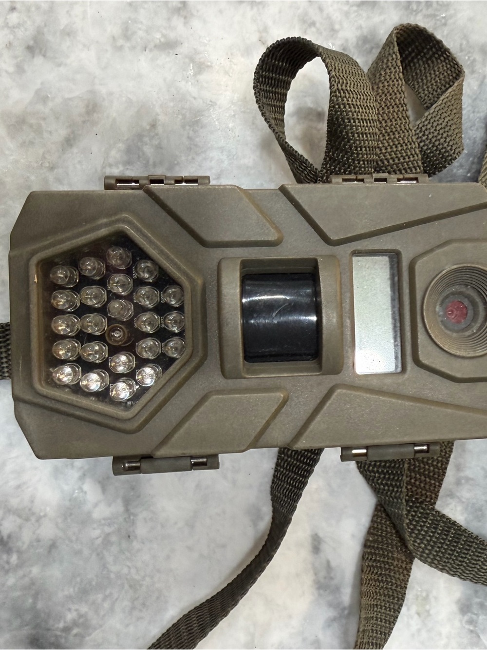Tasco 8MP Low-Glow Trail Camera Model 119271CW with Strap